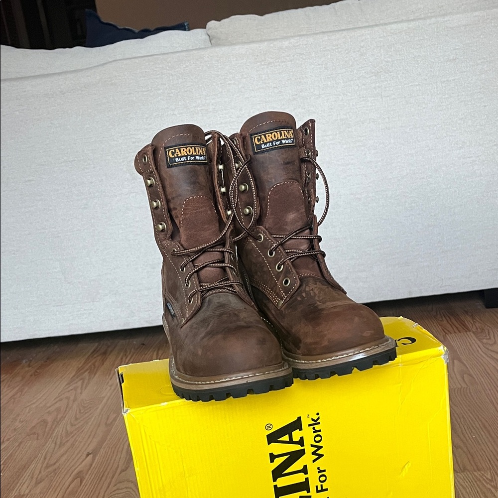 Carolina Women's Leather Waterproof Loggers size 7.5M (composite toe)